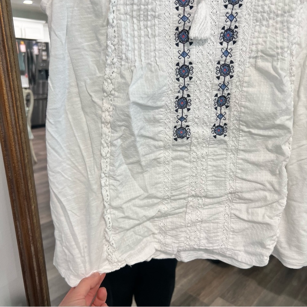 Lucky Brand Women’s Flowy Tank, White and Blue, Size XL - Picture 3 of 6